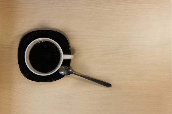 Kaşıklı kahve fincanı