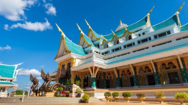 WAT Pa Phu Kon (kamu Tapınağı) üst kısmında Dağı'nda Udonthani, Tayland.