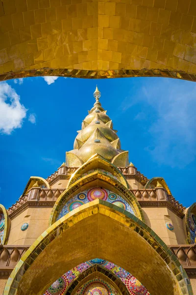 Wat Phra że Pha Kaew (publiczne świątyni) w Khao koh, Phetchabun prowincji, Tajlandia — Zdjęcie stockowe