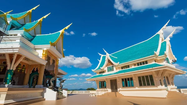 Wat Pa Phu Kon (offentliga tempel) på toppen av berget vid Udon Thani, Thailand. — Stockfoto