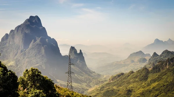 akşam Phu Koon, Laos, dağın görüntülemek