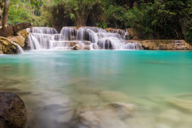 Tat Kuang Si şelale veya Luang Prabang, Laos, Kouangxi. Bu çok güzel şelale lao. Bu turizm ve seyahat etmek için en ünlü konum