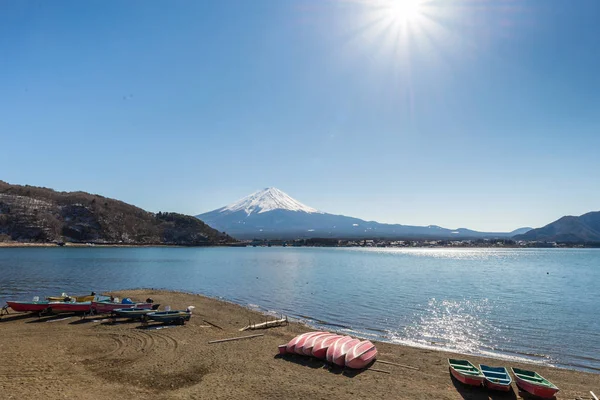 Fuji Dağı ve Gölü kawaguchiko, Japonya. Bu seyahat ve turizm için en ünlü yer