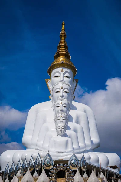 Wat Phra que Pha Kaew (templo público) em Khao koh, província de Phetchabun, Tailândia — Fotografia de Stock