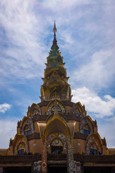 Wat Phra que Pha Kaew (templo público) em Khao koh, província de Phetchabun, Tailândia — Fotografia de Stock