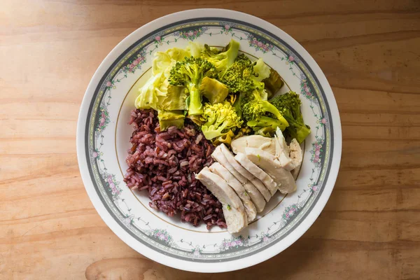 Yemek hazırlık (brokoli, sadece tavuk göğsü et, kahverengi pirinç)
