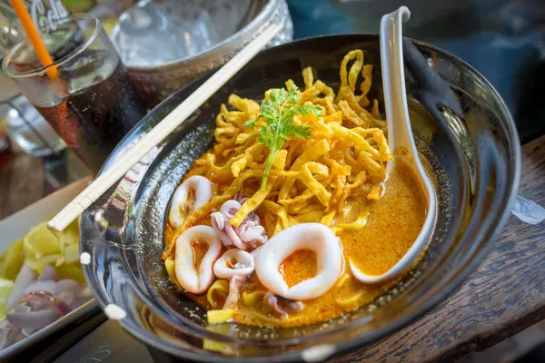 Khao Soi (noodle) en ünlü gıda ili Chiangmai, Tayland