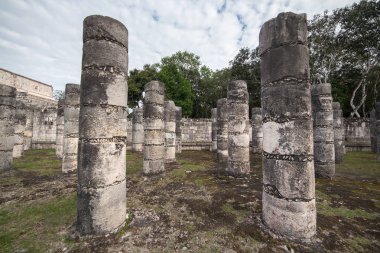 Chichen Itza, Meksika'da antik sütunlar