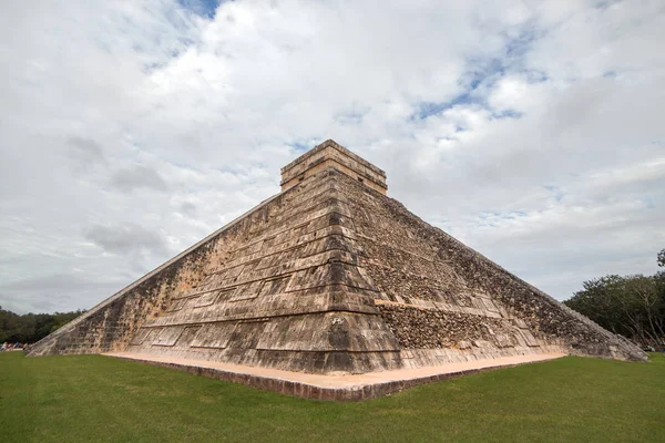 Kukulcan tempel van Chichen Itza, Yucatan, Mexico — Stockfoto