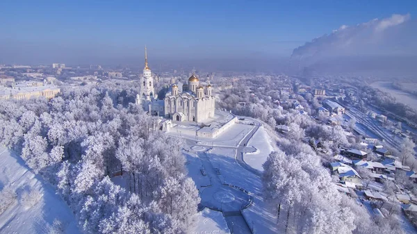 Aerial view of Assumption Cathedral in clear winter day. Vladimir. Russia. — Stock Photo, Image