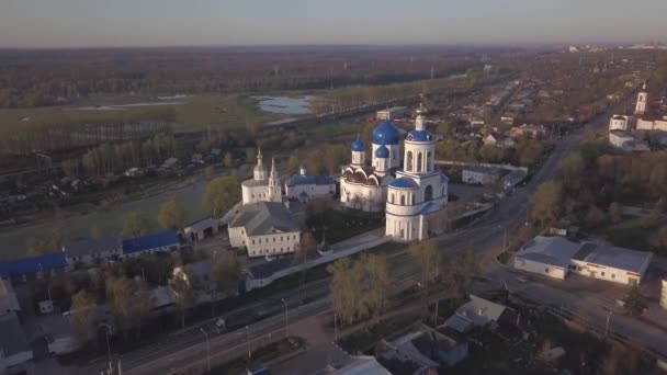 Kutsal Bogolyubsky Manastırı. Vladimir Bölgesi, Rusya. Havadan görünümü. — Stok video