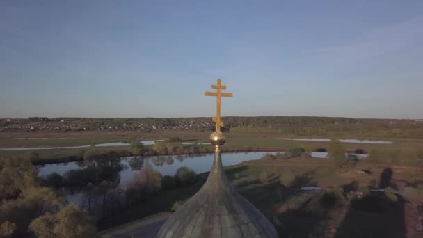 Chiesa dell'Intercessione sul Nerl. Regione di Vladimir, Russia. Vista aerea . — Video Stock