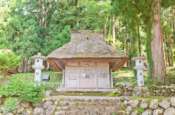 Shakado Hall of Hachiman Shrine in Ogimachi gassho style village — Stock Photo, Image