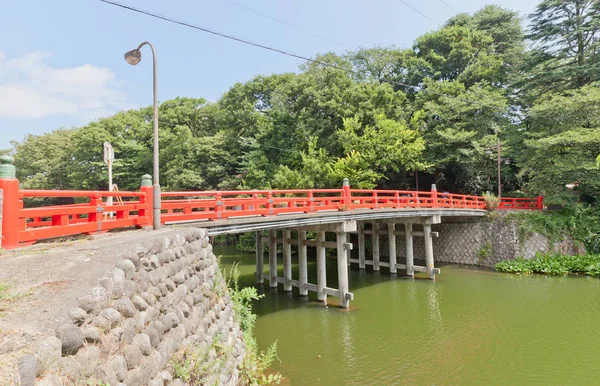 Most z dawnego zamku Takaoka, Takaoka, Japonia — Zdjęcie stockowe
