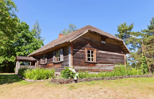 Dwelling house (circa 1840s) in Ethnographic Open-Air Museum of — Stock Photo, Image