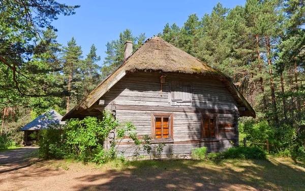 Dwelling house (circa 1851) in Ethnographic Open-Air Museum of L — Stock Photo, Image