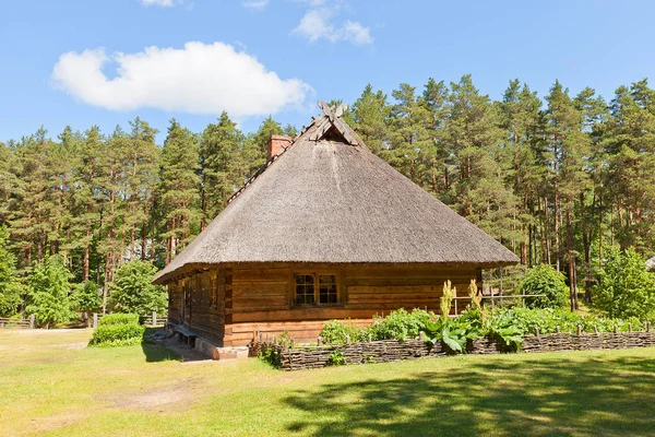 Dwelling house (circa 1848) in Ethnographic Open-Air Museum of L — Stock Photo, Image