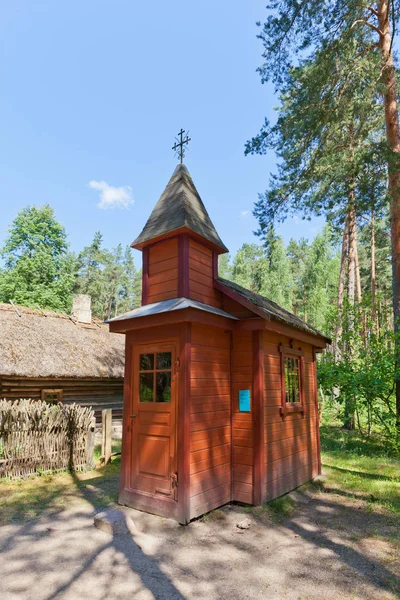 Small chapel (circa 1920s)  in Ethnographic Open-Air Museum of L — Stock Photo, Image