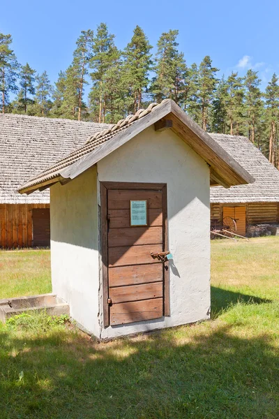 Milk hut (circa 1930) in Ethnographic Open-Air Museum of Latvia — Stock Photo, Image