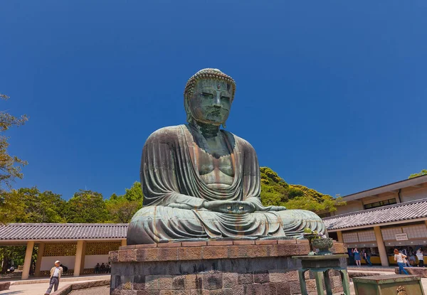 Grande statue de Bouddha (1252) de Kamakura, trésor national de Jap — Photo