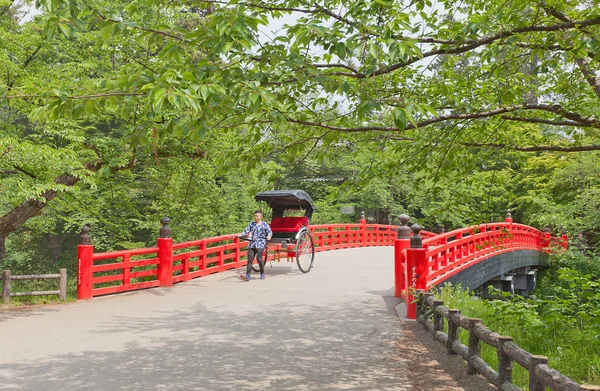 Riksja op brug in Hirosaki Kasteel Hirosaki city, Japan — Stockfoto