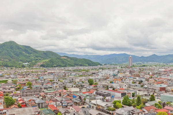 Pohled na město Kaminoyama z hradu Kaminoyama, Japonsko — Stock fotografie
