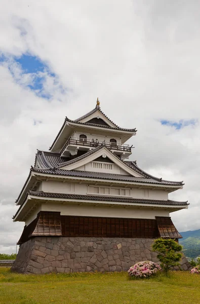 上山的城堡，日本山形县的 donjon — 图库照片