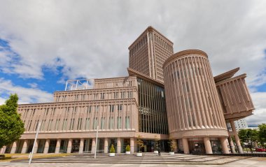 Kajo Yamagata, Japonya'da bina orta