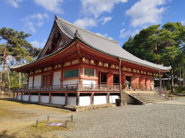 Kyoto, Japonya - 17 Kasım 2019: Daigo-ji tapınağı kompleksinin ana salonu Kondo, Unesco sitesi ve Japonya Ulusal Hazinesi. 926 yılında İmparator Daigo tarafından Kishu 'da inşa edildi ve 1600 yılında Kyoto' ya taşındı. 