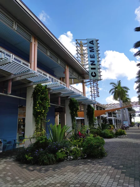 George Town Ilhas Cayman Fevereiro 2020 Edifício Cinema Baía Camana — Fotografia de Stock