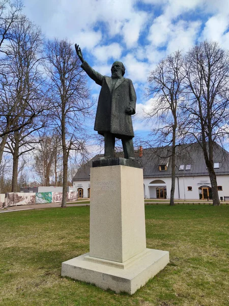 Sigulda Lotyšsko Dubna 2020 Památník Kronvaldy Atis Zámku Sigulda Lotyšsku — Stock fotografie