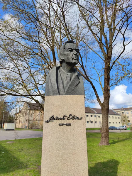 Jelgava ラトビア 2020年4月19日 ジェルガヴァの街にあるジェルガヴァ エリアスの記念碑 ゲデルス イライアス Gedertsイライアス 1887年 1975年 — ストック写真