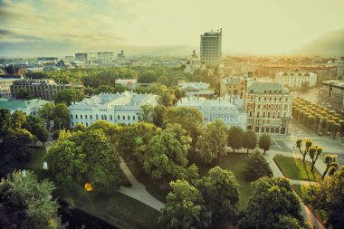 Riga şehir gündoğumu renkleri Old Town görünümü