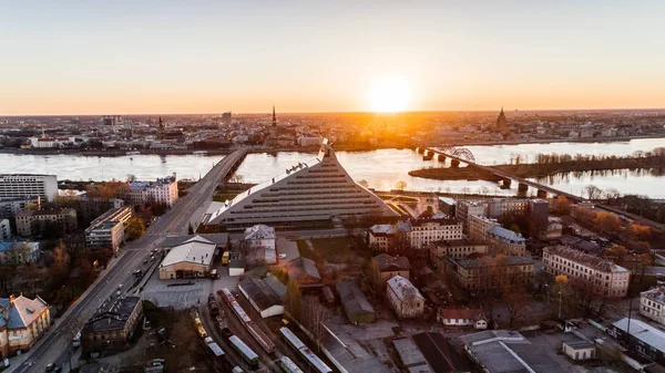 Riga Stadt Sonnenaufgang Farben Altstadtblick und Daugava Fluss — Stockfoto