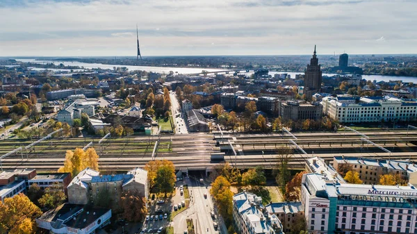 Riga เมือง DSLR ดรอนอาคารภาพถ่ายจากด้านบน — ภาพถ่ายสต็อก