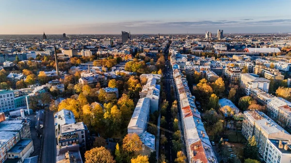 Riga ciudad DSLR Drone Edificios foto de arriba — Foto de Stock