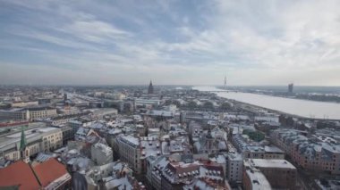 Riga aşağı şehrin katedral kubbe hypperlapse, kış hızlandırılmış