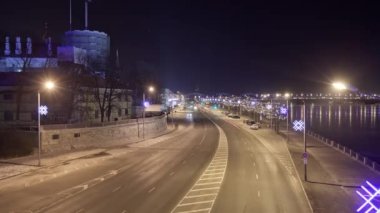 Riga şehir şehir gece yol trafik x-kütle timelapse