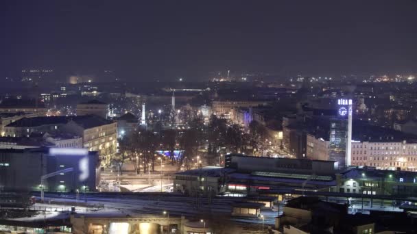 Éj Riga város téli timelapse, a fények, a híd, a Daugava folyó — Stock videók