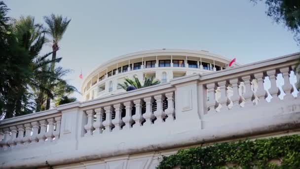 Ciudad de Mónaco Monte Carlo calle palmera día soleado — Vídeos de Stock