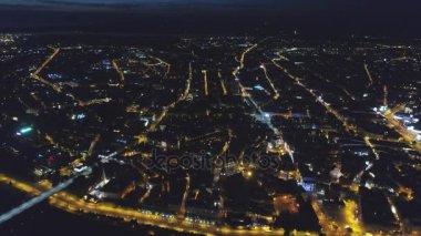 Riga şehir gece zaman köprü sonbahar Drone uçuş