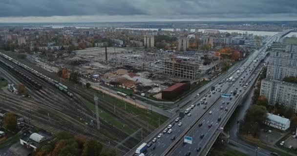 Pont Viaduc circulation routière Drone vol autour du processus de construction 