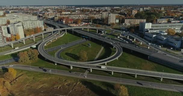 Most viadukt silniční dopravní stroj Drone rychlé době auta v pohybu — Stock video