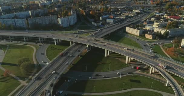 Híd viadukt közúti forgalom gép Drone gyors idő autó mozgásban — Stock videók