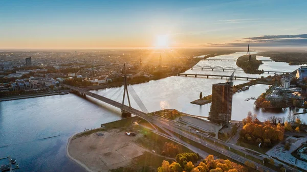 Riga city höst sunrise byggnader bor hus Drone — Stockfoto