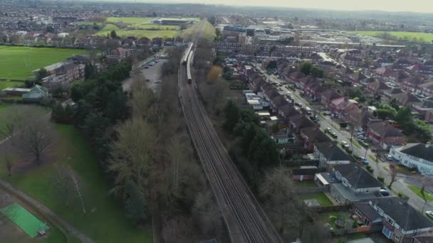 London city tåg urban tunnelbanestation drone air flyg — Stockvideo