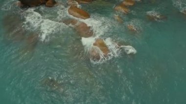 plaj taşlar mavi deniz okyanus defne doğa Tayland sahil gelgit
