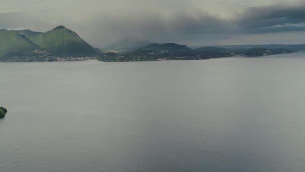 湖山意大利无人机飞行4k 马焦雷科莫湖阿尔卑斯山 — 图库视频影像