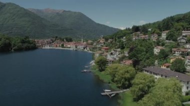 Bisiklet Sümer İtalya İtalyan Rivierası evleri drone uçuş Dağları yakınında, İtalya Gölü, robot 4 k doğa uçuş hootel