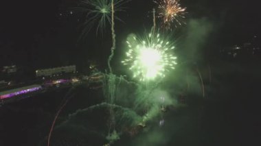 Fireworks gece uçağı hava uçuş 4 k Derma aydınlatma Selam